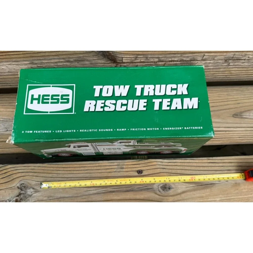 Hess 2019 Tow Truck Rescue Team Lights New In Original Packinging & Box.